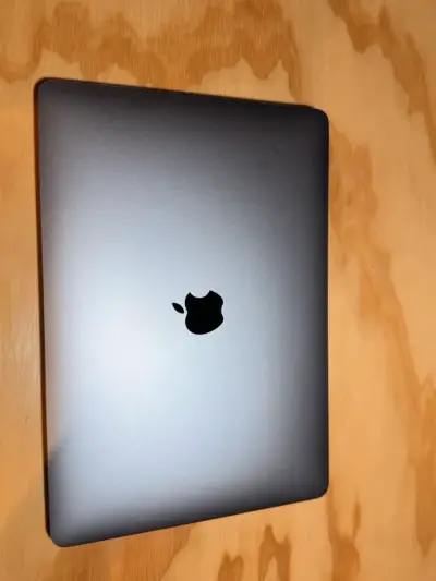MacBook Air 13” 2020 i5 8GB 512GB SSD Space Gray - miniatura 4