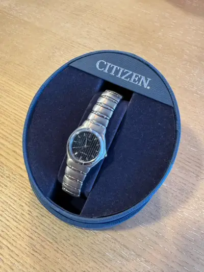 Citizen Solar-Tech (esfera negra, pulsera acero) - miniatura 1