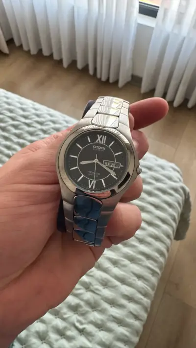 Reloj Citizen Eco-Drive Titanio WR 100M - miniatura 2