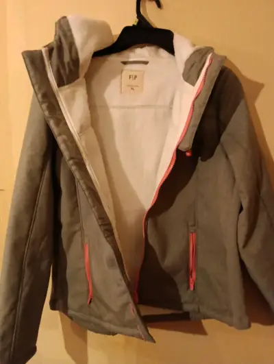 Chaqueta acolchada azul con capucha - miniatura 3