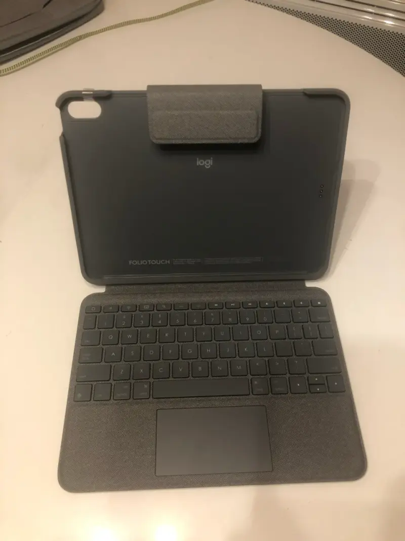 iPad Air 4ta Gen. 256GB Wi-Fi + Case+Teclado+Mica - 4