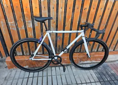 Bicicleta de carretera P3 Cycles blanca - miniatura 1