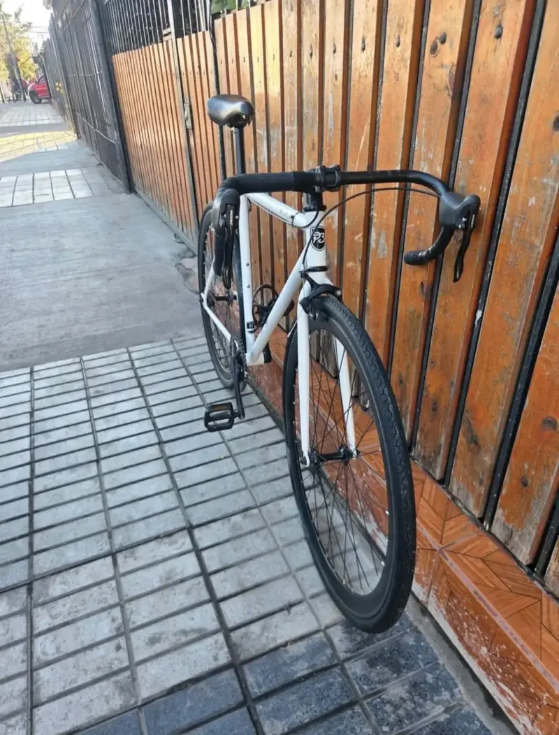 Bicicleta de carretera P3 Cycles blanca - 2