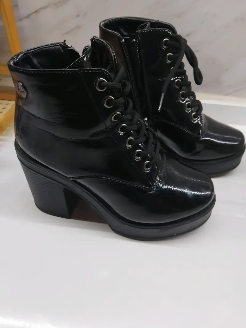 Botines de charol negro con plataforma - 2