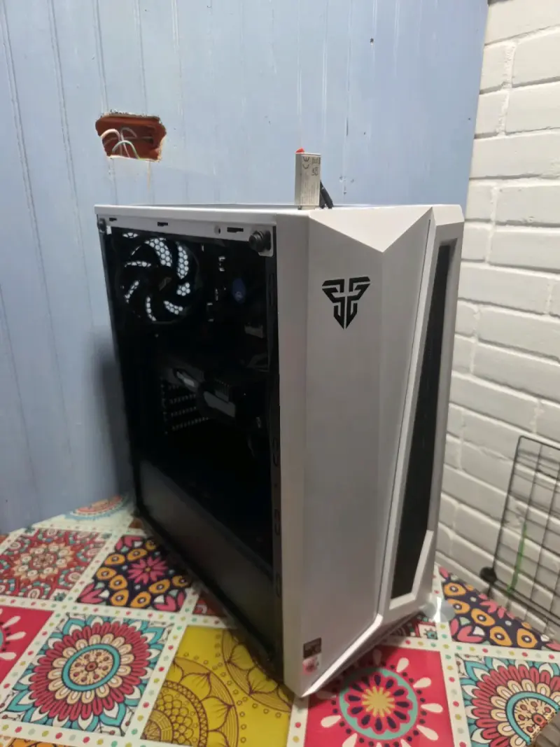 Pc gamer i3 10th, RTX206012gb, 16gb ram, 2tb - 1