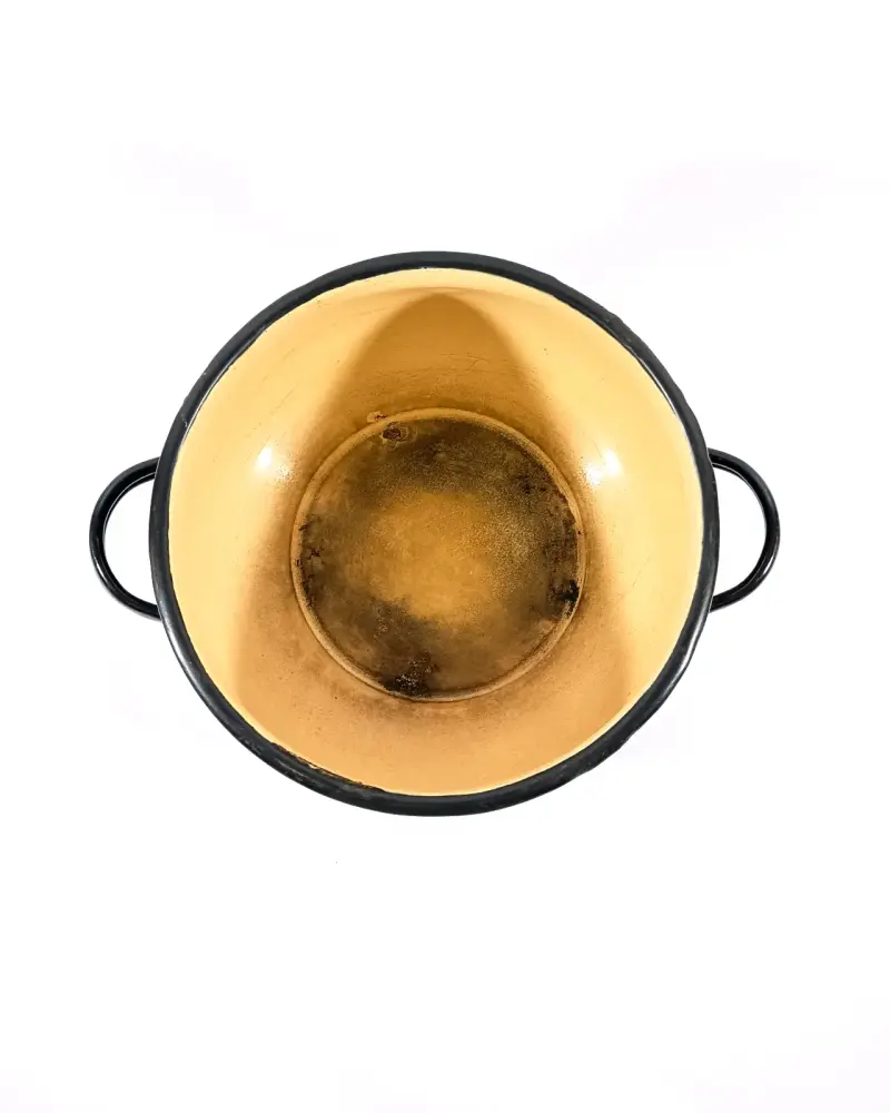 Antigua olla enlozada. - 2