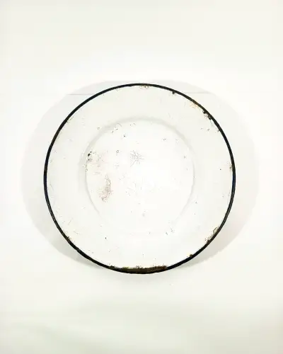 Antiguo plato enlozado. - miniatura 1