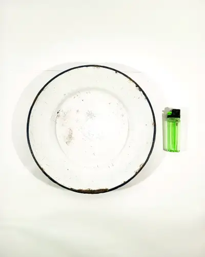 Antiguo plato enlozado. - miniatura 2