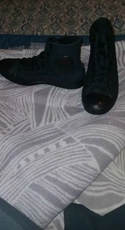 Zapatillas negras Converse - miniatura 2