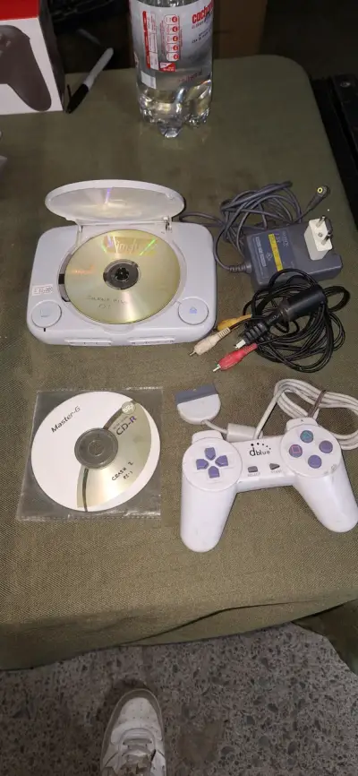 Consola PlayStation 1 con control y juegos - miniatura 5
