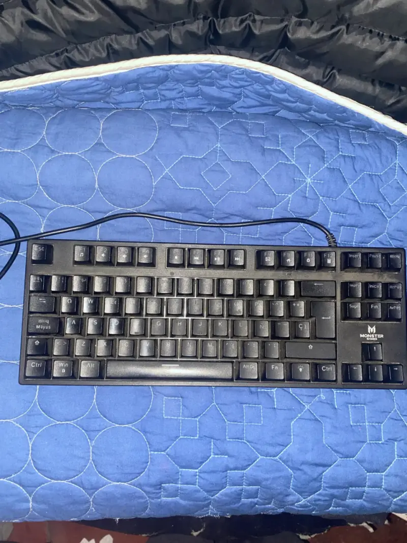 Teclado mecánico retroiluminado Monster Gaming - 1