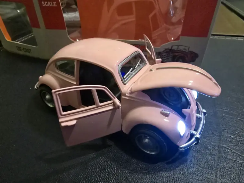 Auto de Juguete Clásico Escala 1:32 Rosa - 4