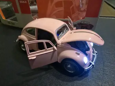Auto de Juguete Clásico Escala 1:32 Rosa - miniatura 4