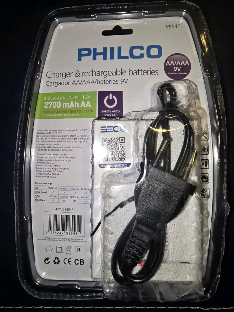 Set Cargador de Baterias Multiple 9V + 4 Pilas AA - 6