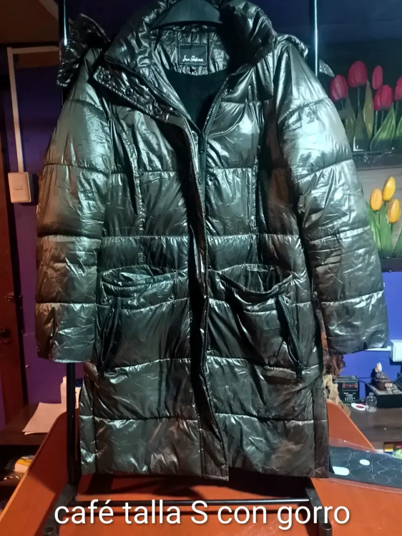 Chaqueta larga café con gorro talla S