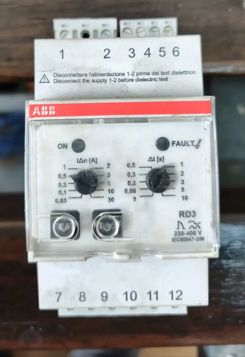 Relé de protección diferencial ABB RD3 - 1