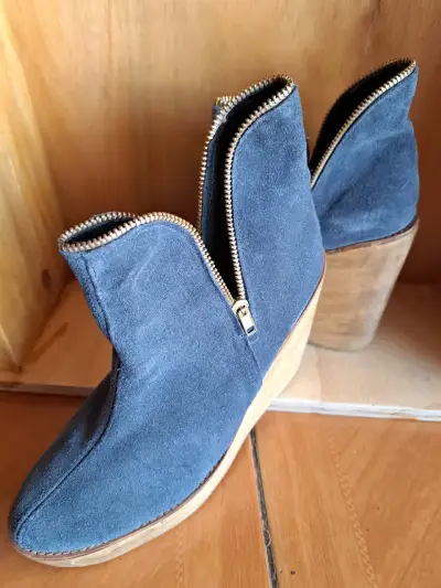 Botines de plataforma azul con cierre dorado - miniatura 3