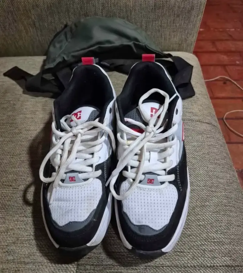 Zapatillas deportivas DC blancas y negras - 4