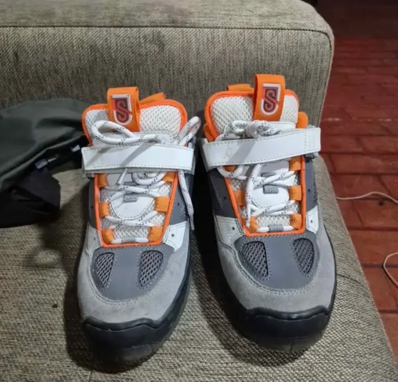 Zapatillas deportivas DC grises y naranjas - 2