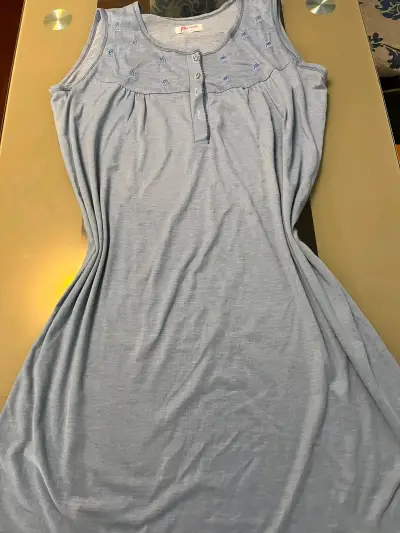 Conjunto de camisón y bata azul claro - miniatura 4