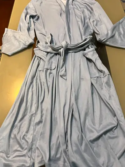 Conjunto de camisón y bata azul claro - miniatura 5