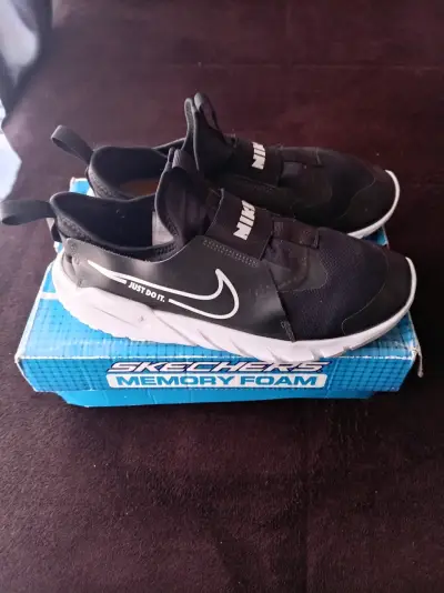 Zapatillas y chaqueta - miniatura 3