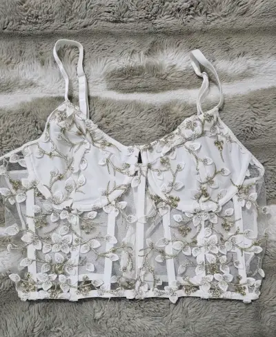 Top corto bordado blanco Yimunancy - miniatura 2