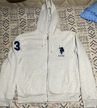 Polerón con capucha US Polo Assn gris claro - miniatura 1