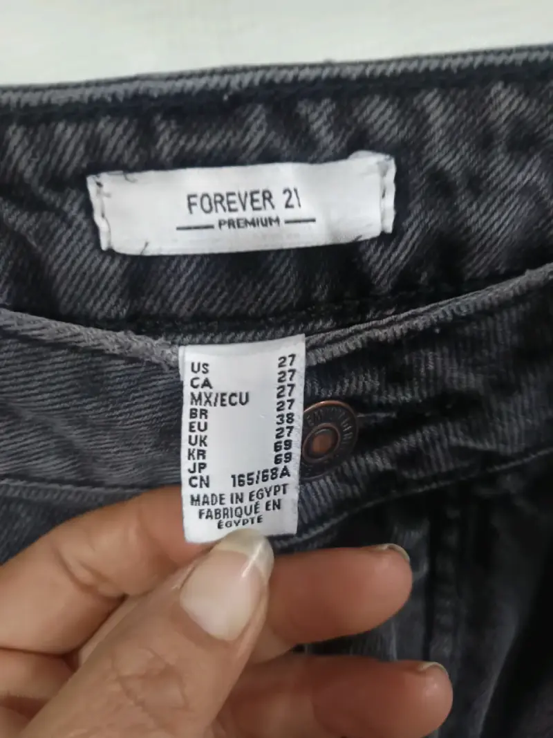 Jeans negros rasgados Forever 21 para mujer - 2
