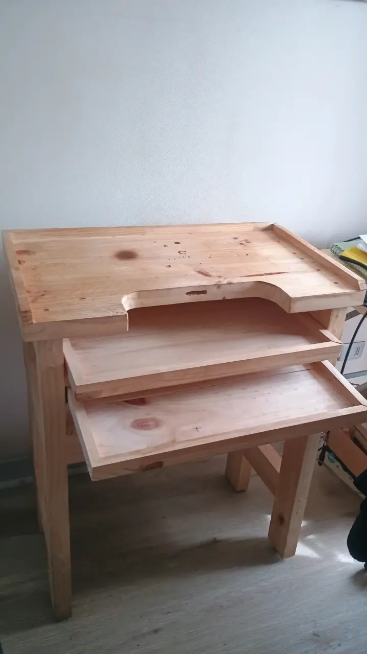 Mueble de madera con bandejas extraíbles - 2