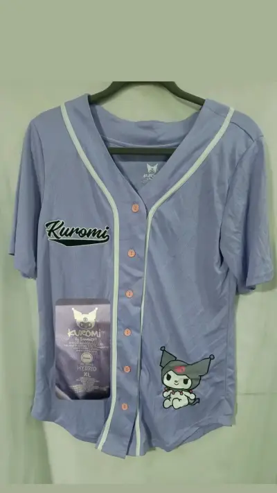 Camiseta Kuromi morada con diseño animado - miniatura 1
