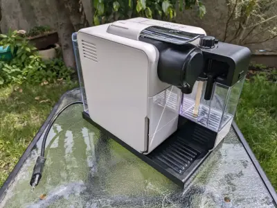 CAFETERA NESPRESSO LATTISSIMA TOUCH WHITE - miniatura 2