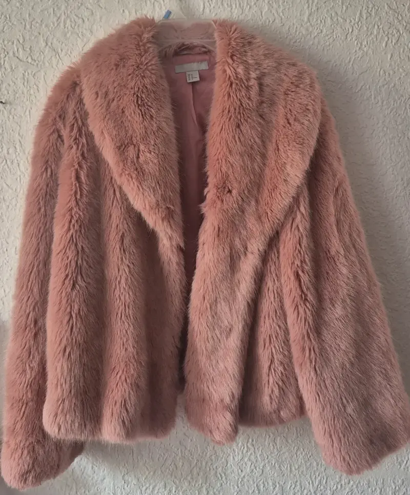 Chaqueta Peluda Rosada H&M 🩷 - 1