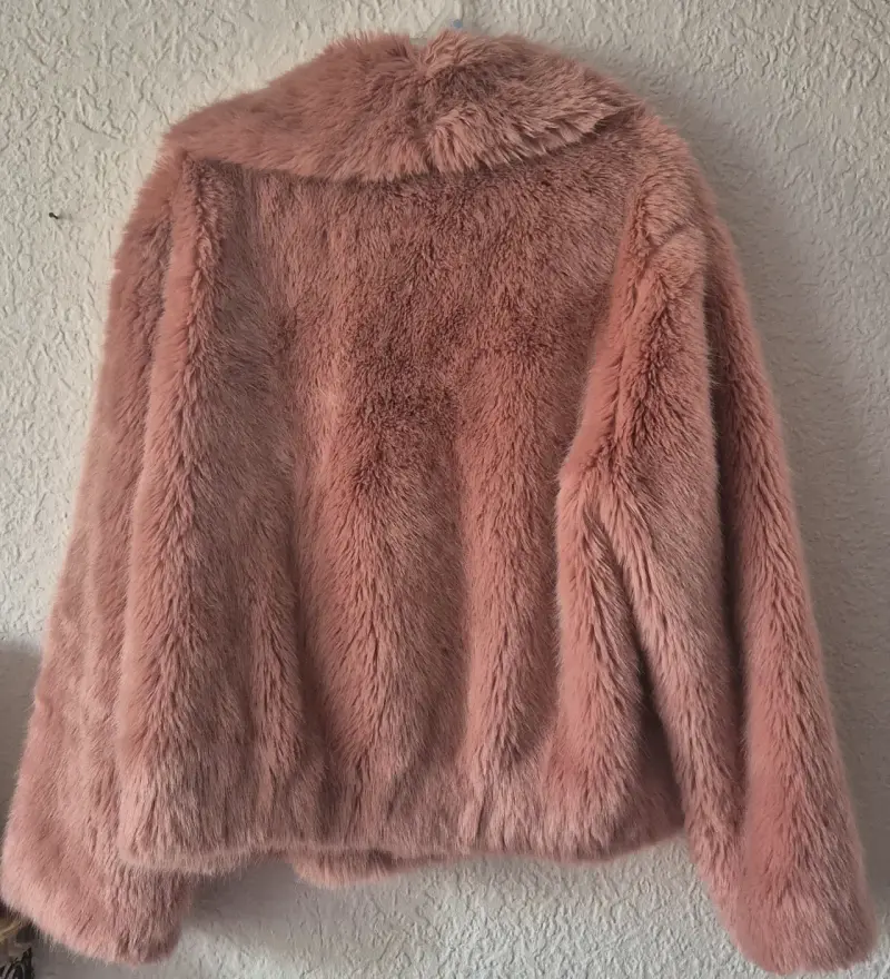 Chaqueta Peluda Rosada H&M 🩷 - 4