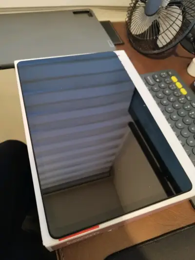 Tablet Lenovo Tab M11 con lápiz y funda - miniatura 2