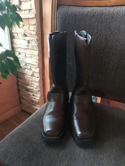 Botas de cuero marrón para hombre - miniatura 1