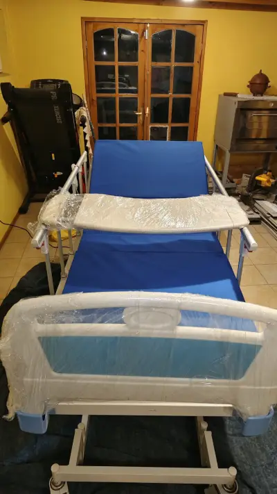 Cama clínica ajustable y control remoto - miniatura 1