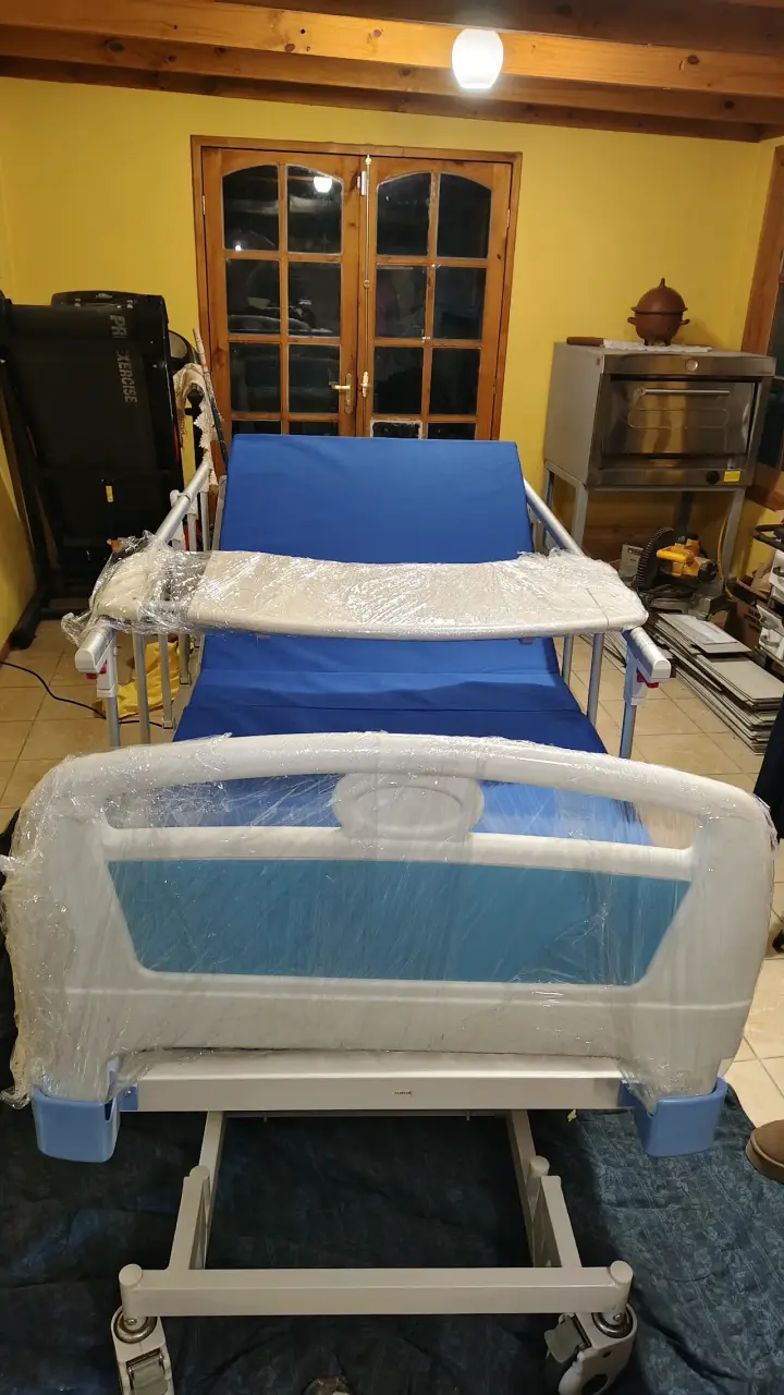Cama clínica ajustable y control remoto - 2
