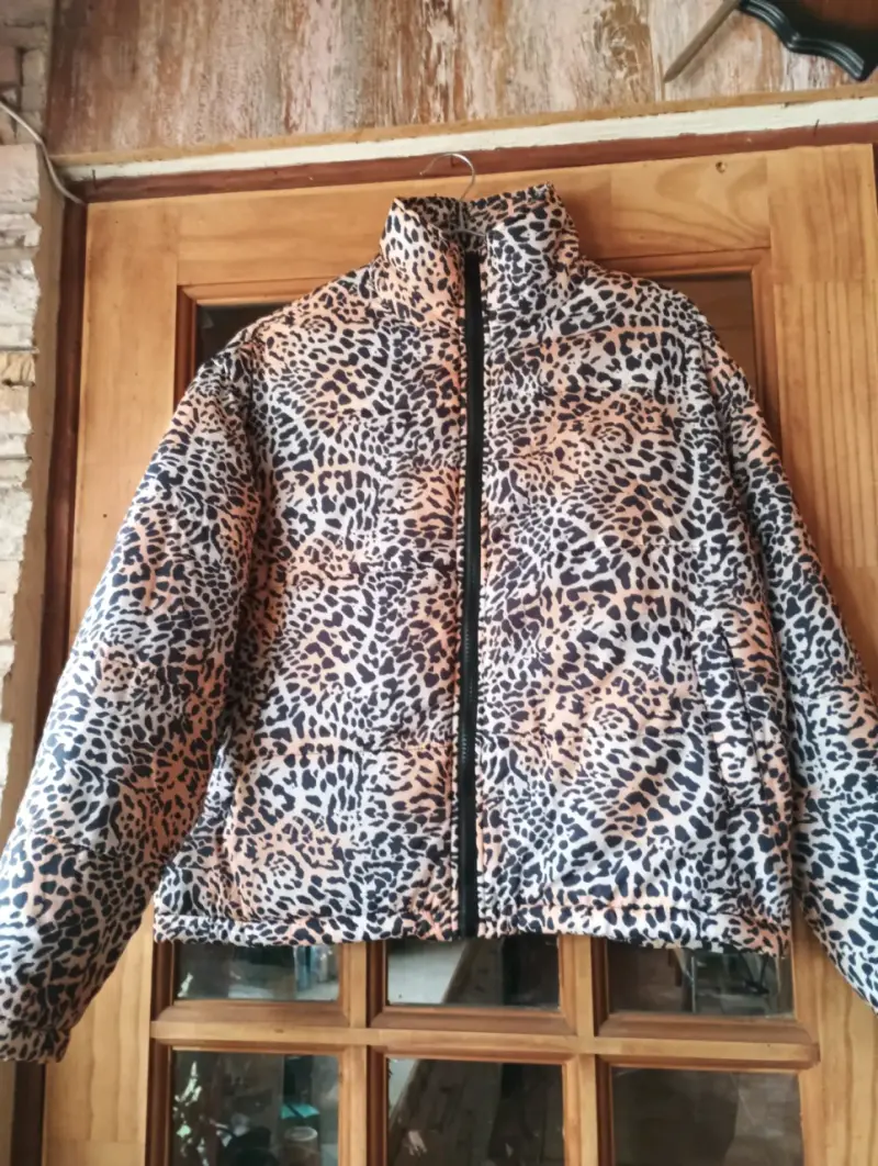 Chaqueta con estampado animal print - 1
