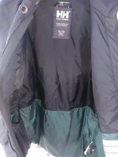 Chaqueta Impermeable Negra Helly Hansen - miniatura 3
