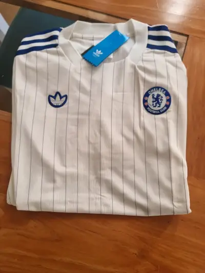 Camiseta Adidas Chelsea FC blanca con rayas - miniatura 1