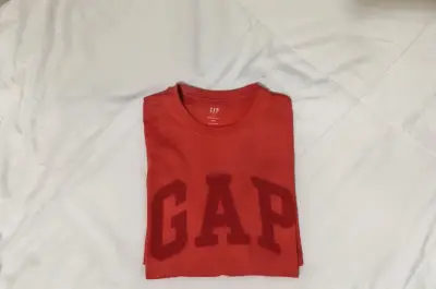 Polera  GAP para hombre nueva - miniatura 1