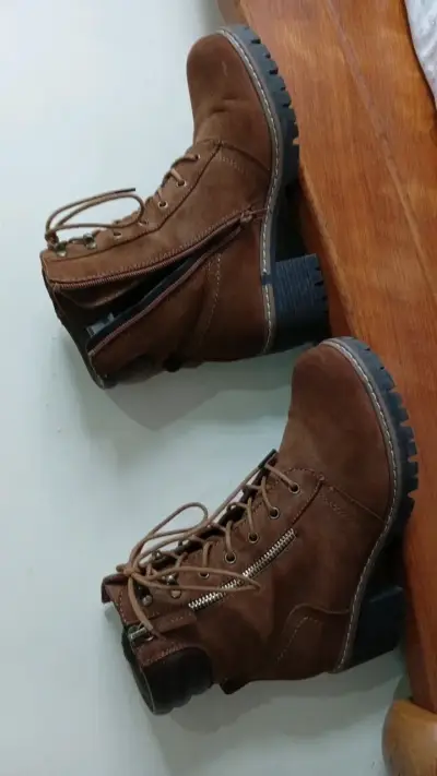 Botas de cuero AZALEIA marrón con cierre lateral - miniatura 1