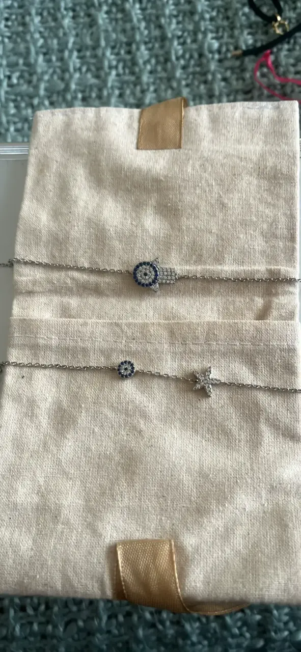 Pulseras de plata con dijes de estrella y mano de Fátima - 2