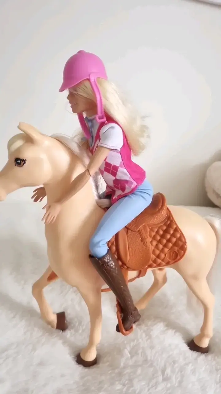 Barbie con caballo y accesorios de equitación - 6