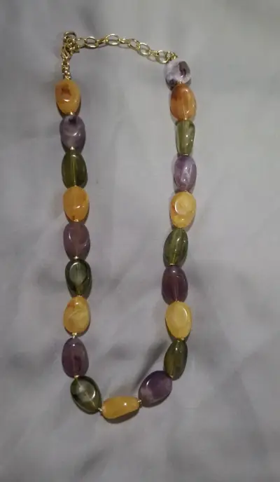 Collar de piedras naturales multicolor bellos - miniatura 1
