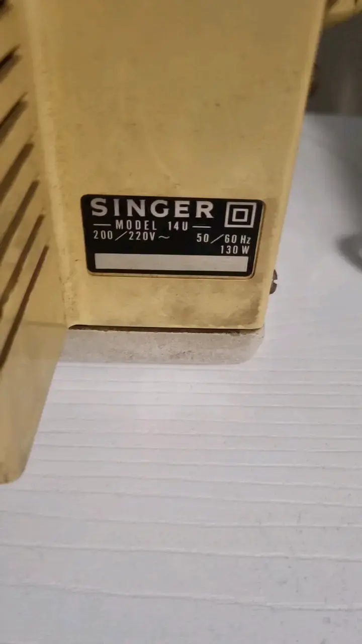 Máquina Overlock Singer 14U12 Profesional - 4