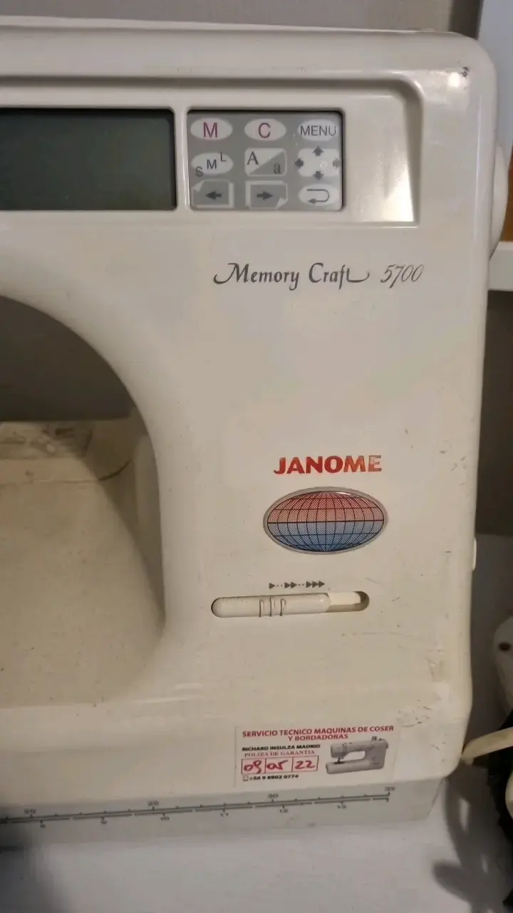 Máquina de Coser Janome Memory Craft 5700 - 4