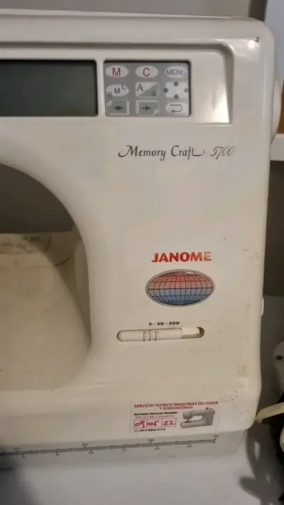 Máquina de Coser Janome Memory Craft 5700 - miniatura 4
