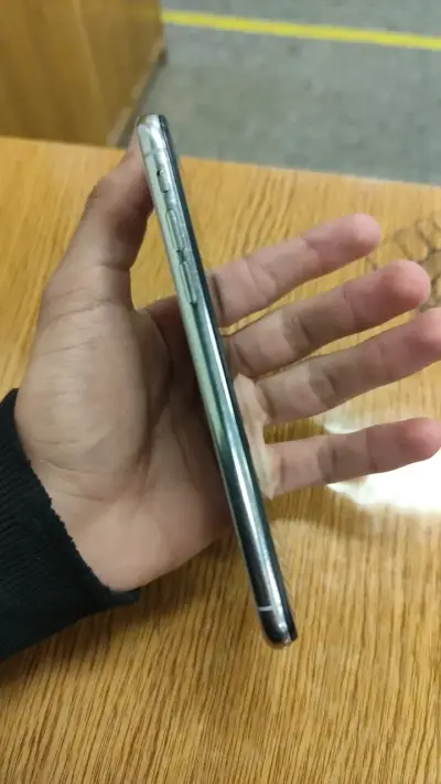 iPhone X en buen estado - miniatura 2